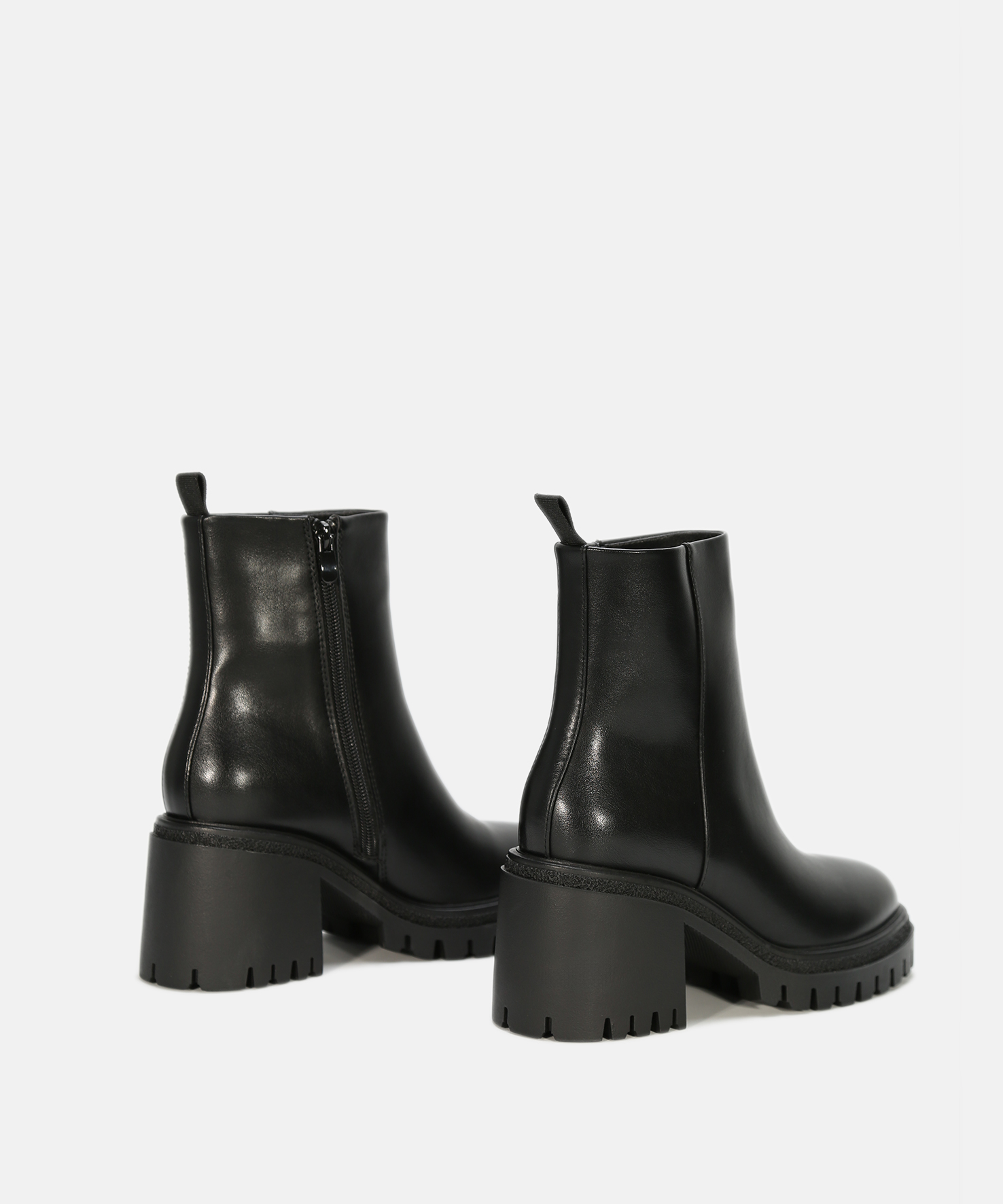 Botins pretos salto liso image number null